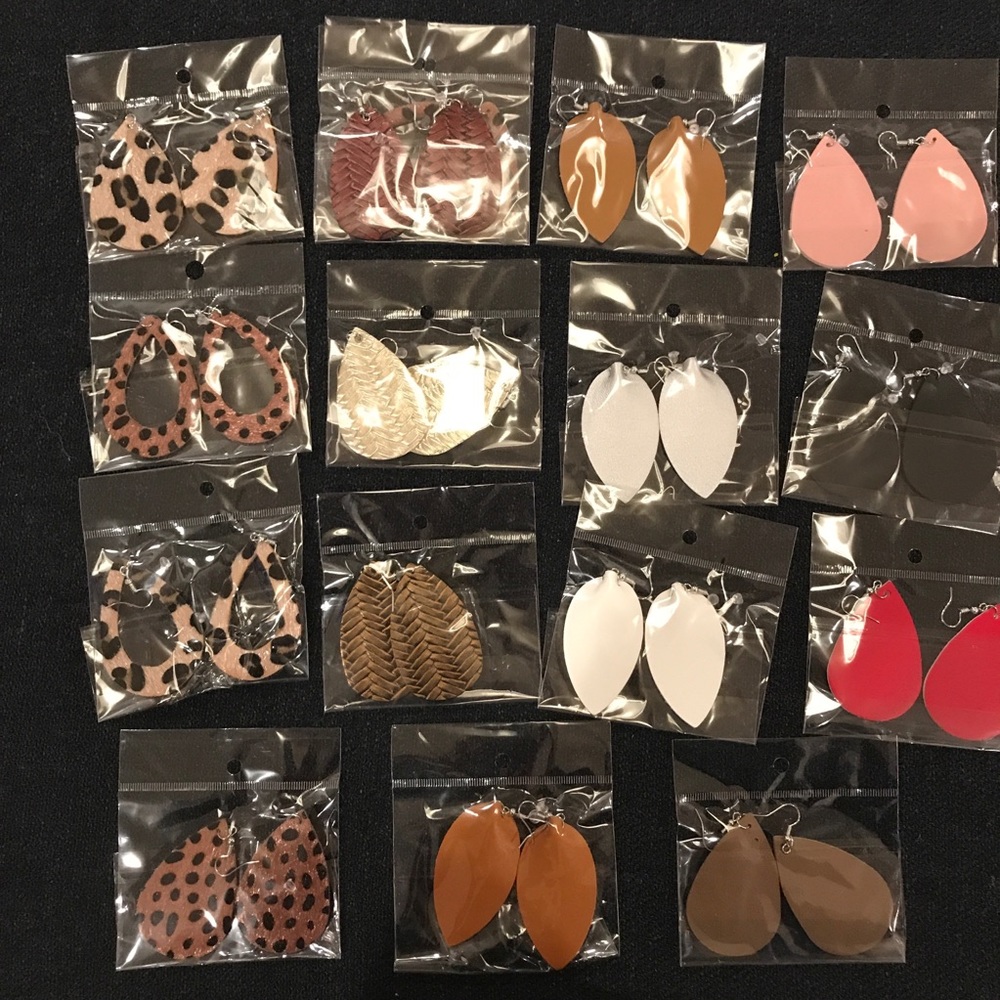 Set of 16 leather earrings G - Picture 3 of 3